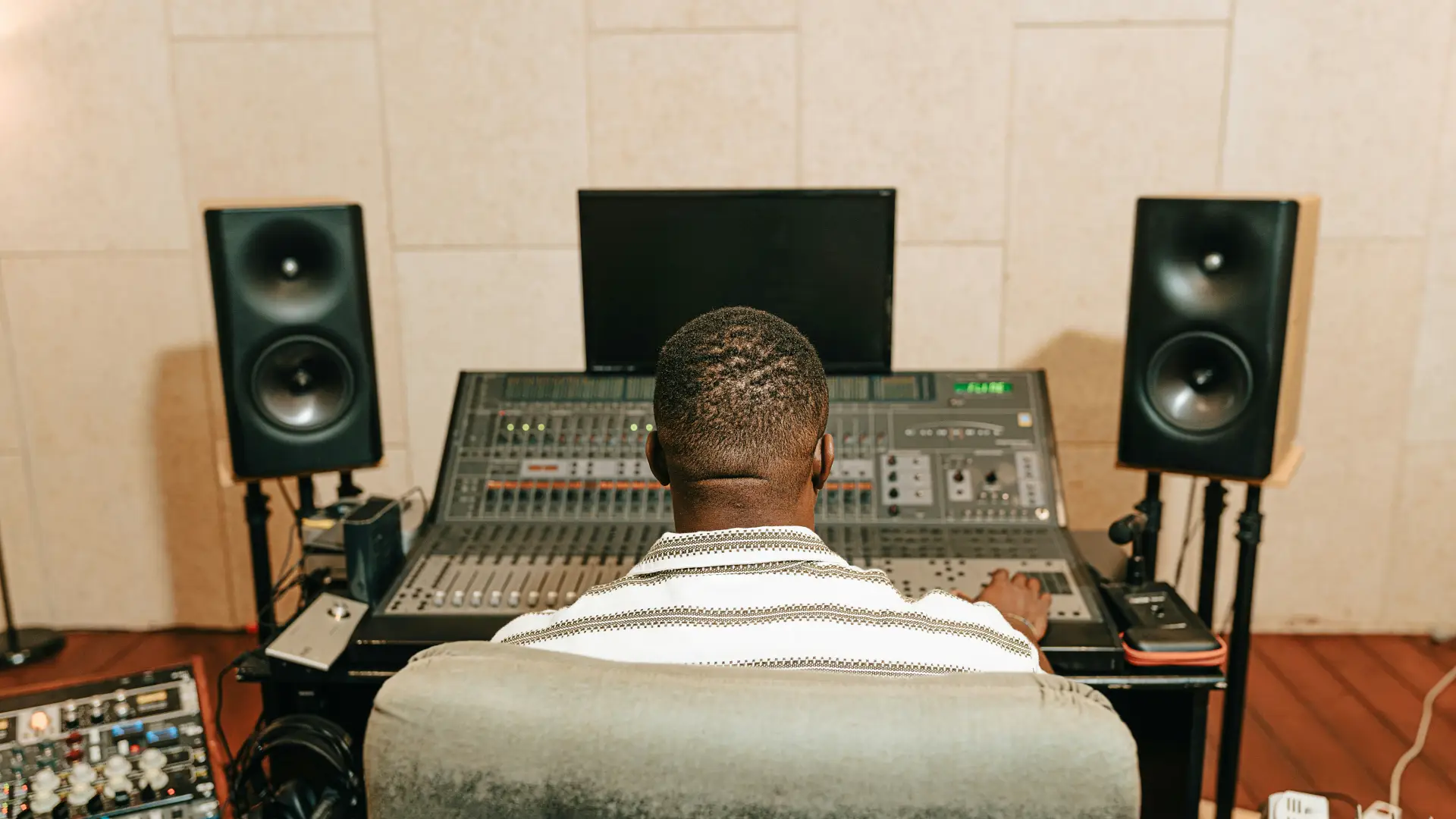 喇叭雜音的解決步驟